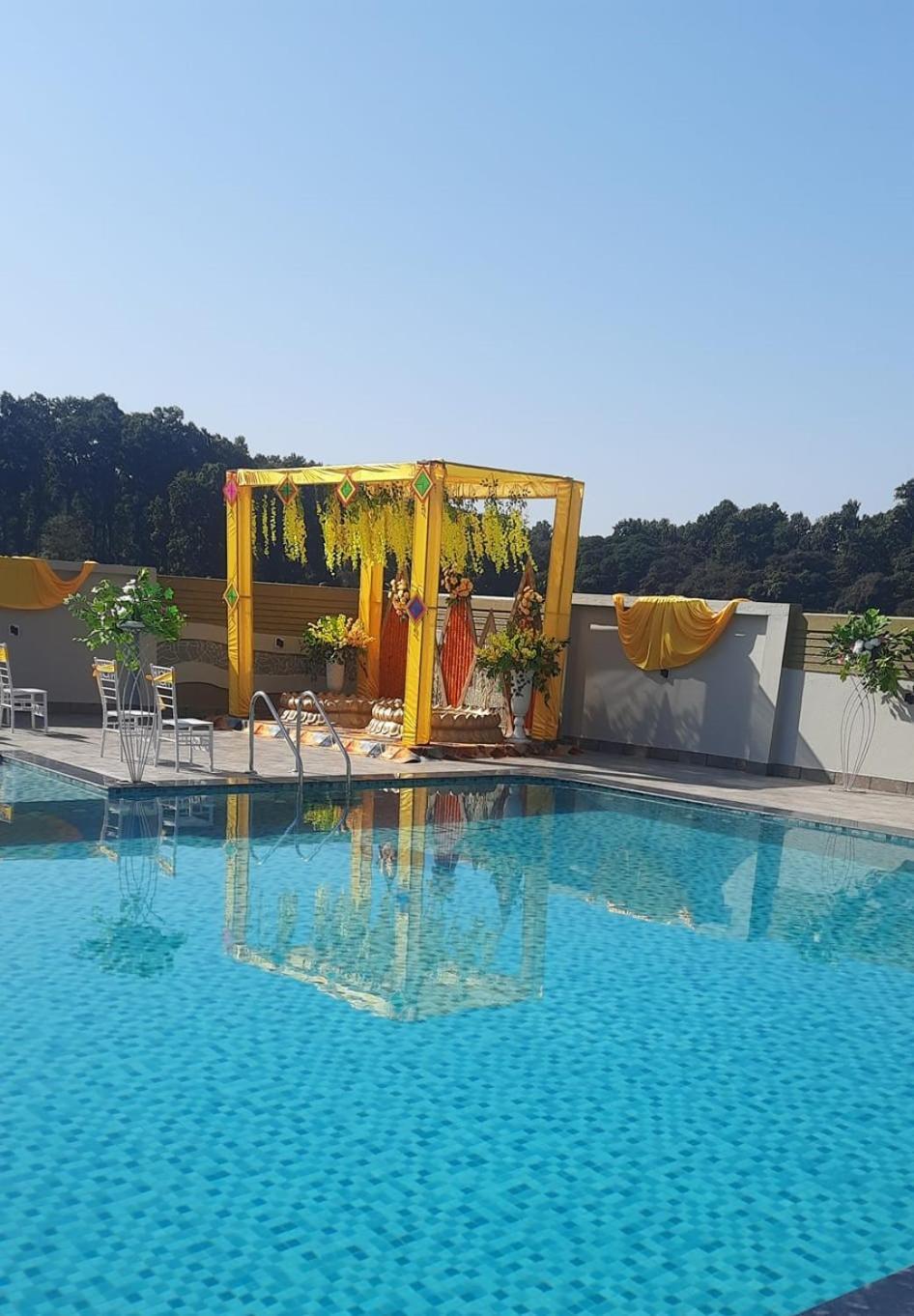 Vanbilas Family Tourism Chālsa Exterior foto